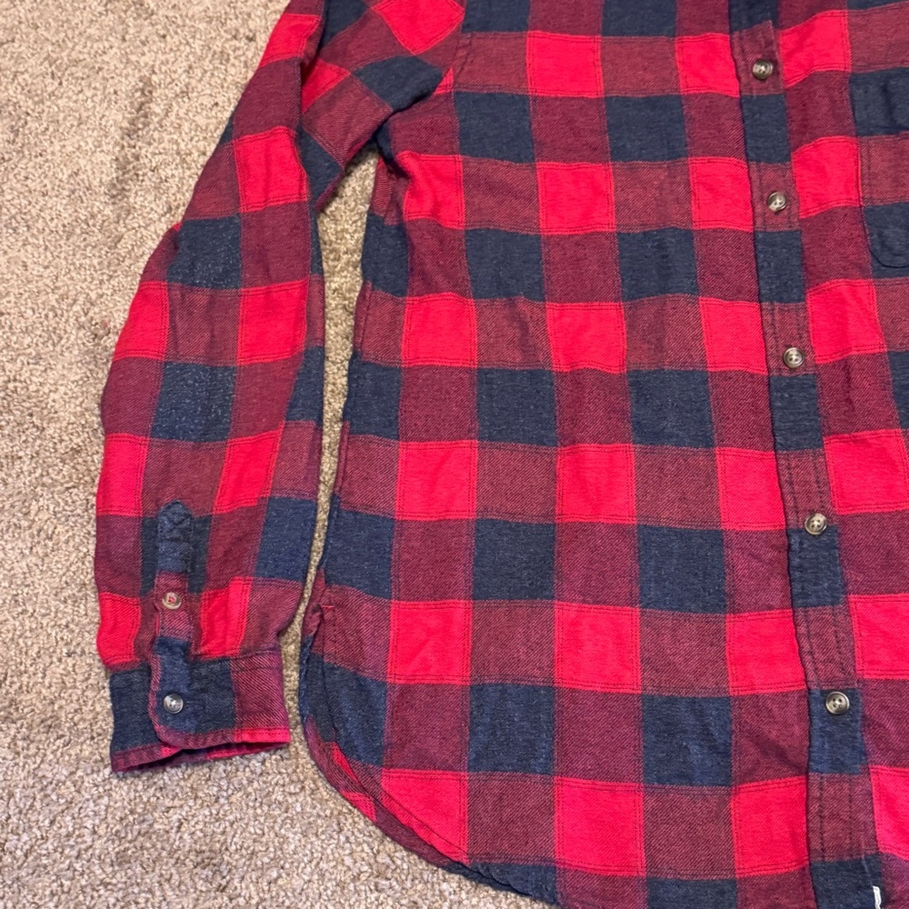 American Eagle Flannel Shirt Womens Medium Red Plaid Boyfriend Fit Long Sleeve - Picture 4 of 9